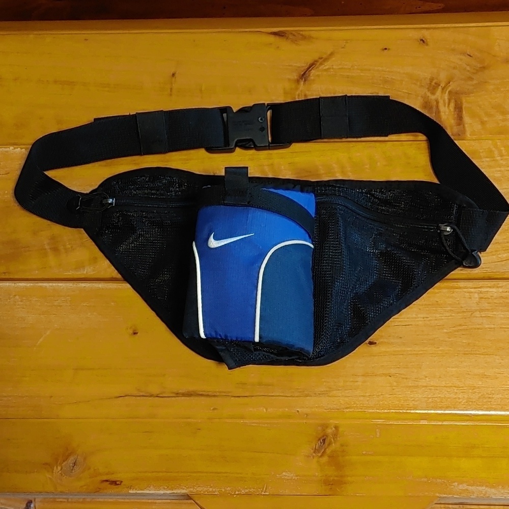 NIKE Hiking Belt Bag/Fanny Pack with Insulated Water Bottle Pouch
